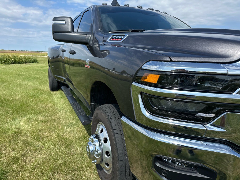 2025 RAM 3500 Image 24