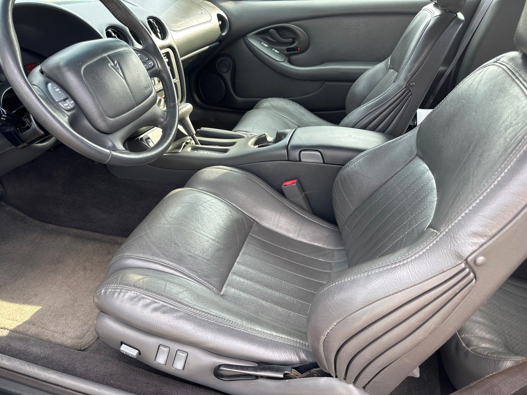 1998 Pontiac Firebird Image 9