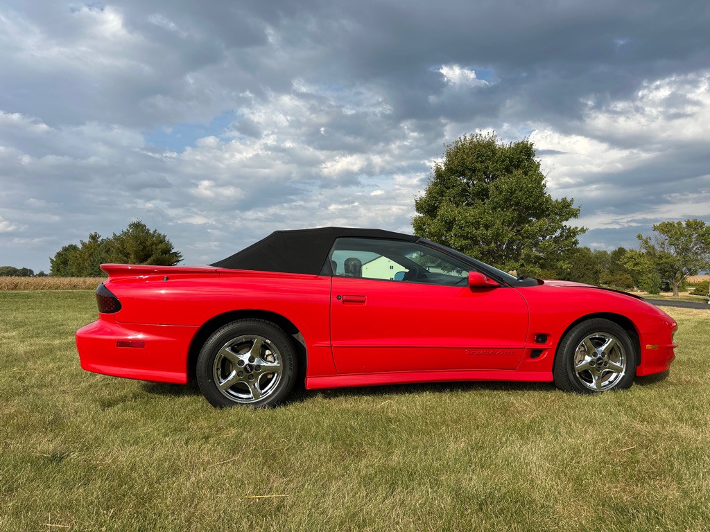 1998 Pontiac Firebird Image 15