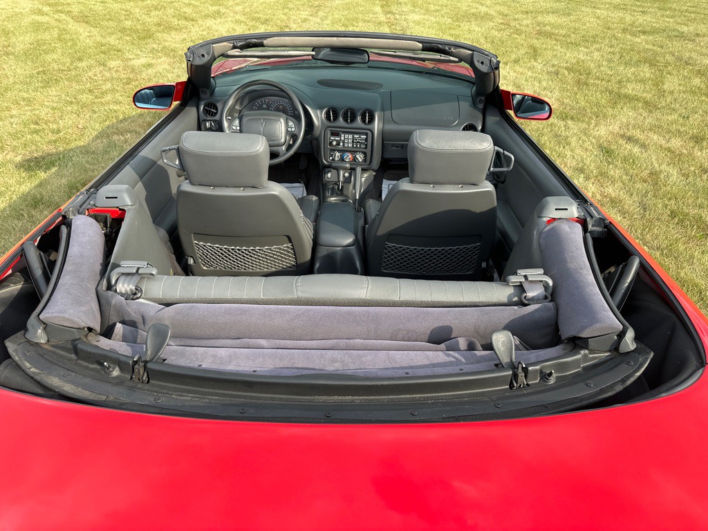 1998 Pontiac Firebird Image 21