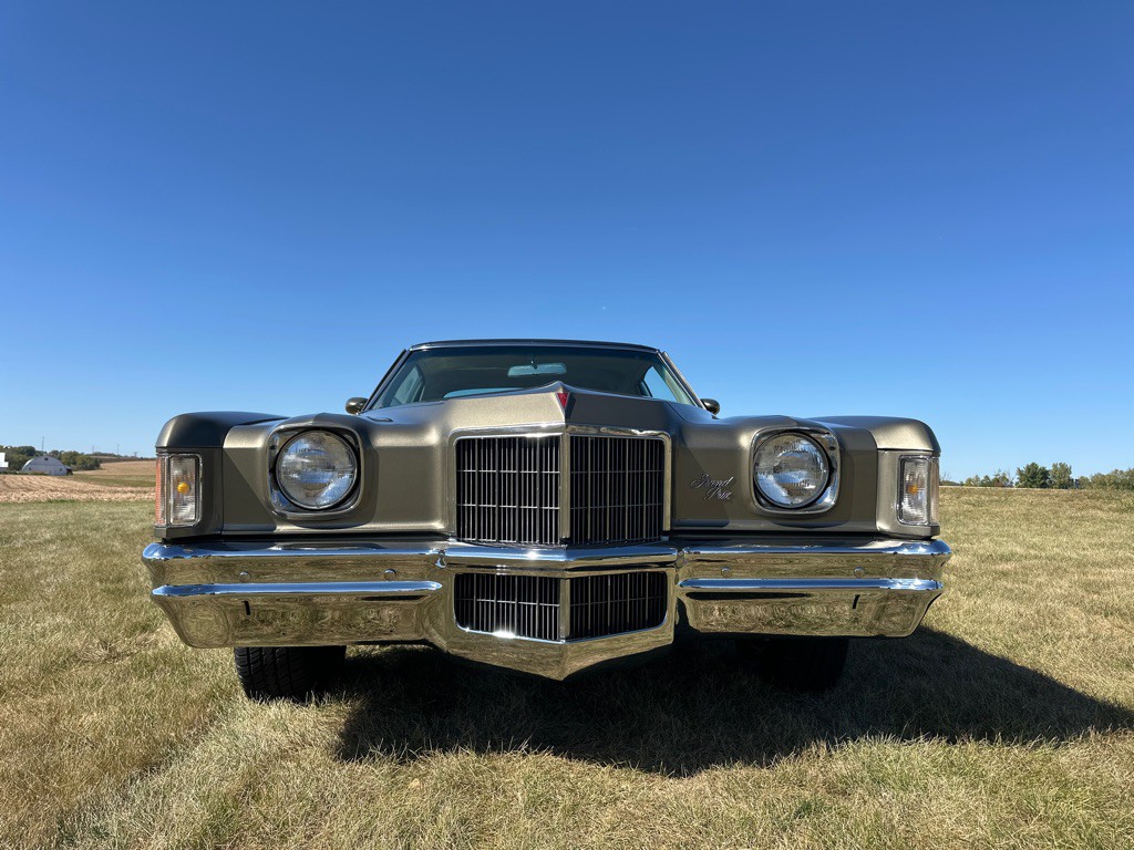 1972 Pontiac Grand Prix Image 2