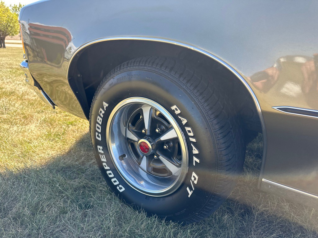 1972 Pontiac Grand Prix Image 6