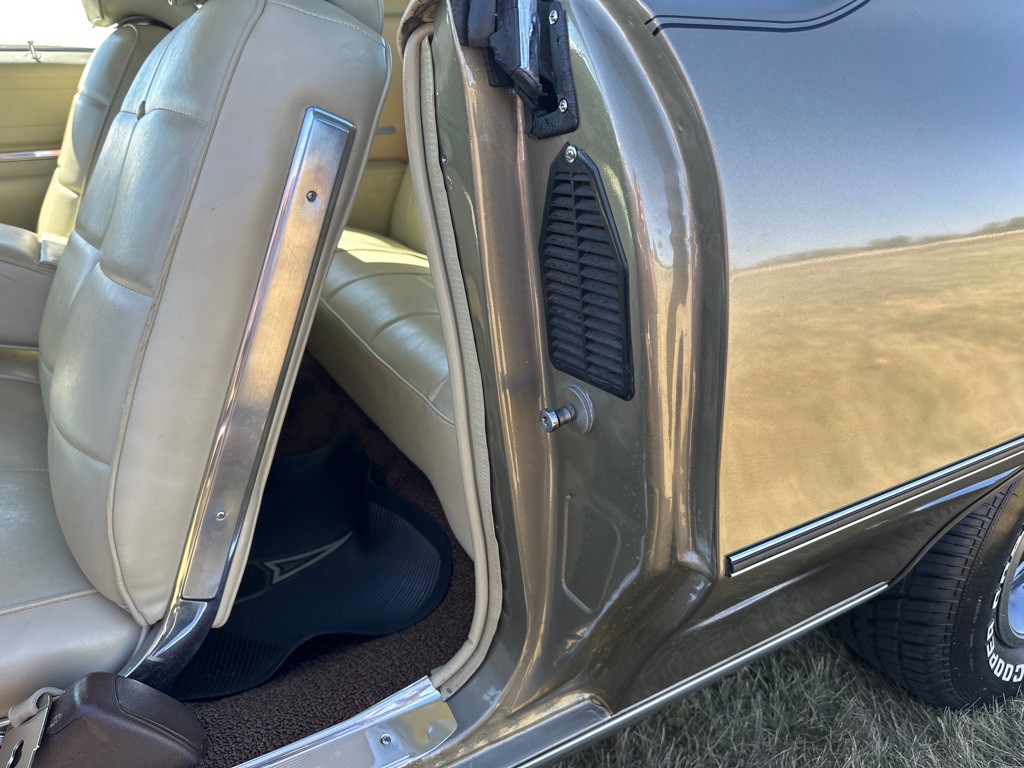 1972 Pontiac Grand Prix Image 14