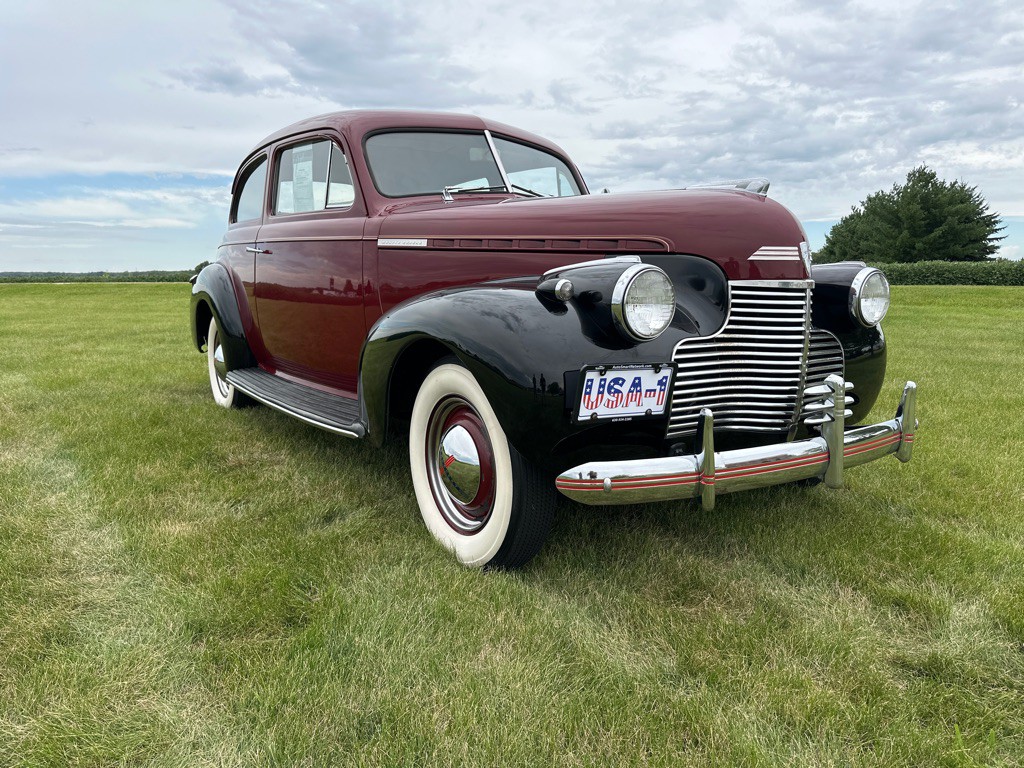 1940 Chevrolet Deluxe Image 2