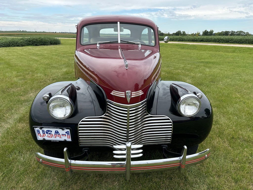 1940 Chevrolet Deluxe Image 2