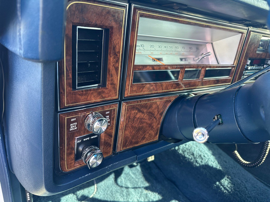 1979 Lincoln Continental Image 9