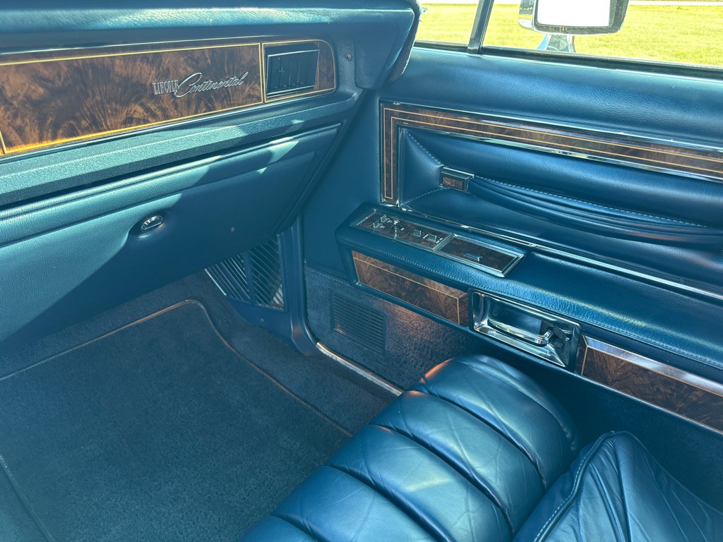 1979 Lincoln Continental Image 13