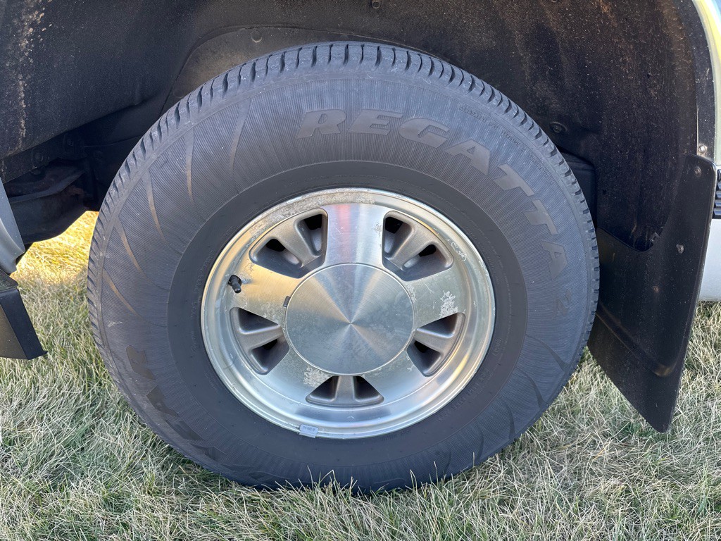 1994 Chevrolet Suburban Image 4