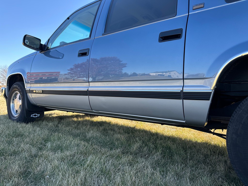 1994 Chevrolet Suburban Image 6