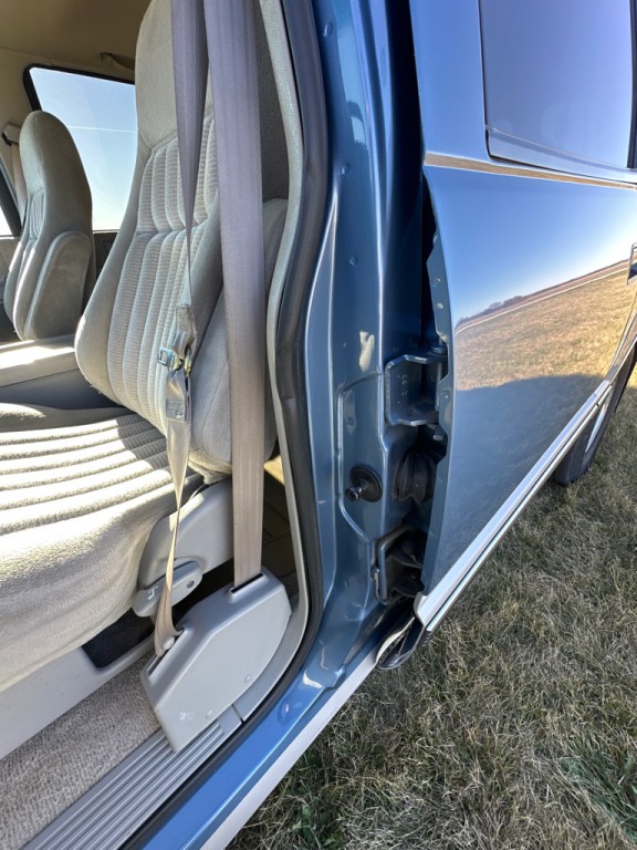 1994 Chevrolet Suburban Image 18