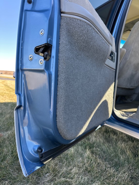 1994 Chevrolet Suburban Image 19