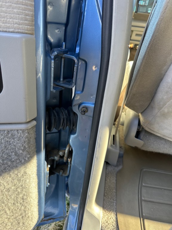 1994 Chevrolet Suburban Image 24