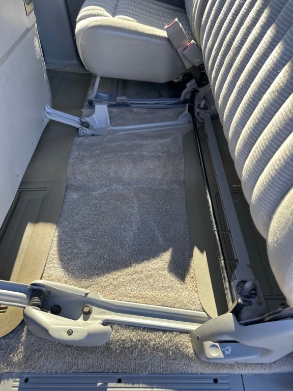 1994 Chevrolet Suburban Image 25