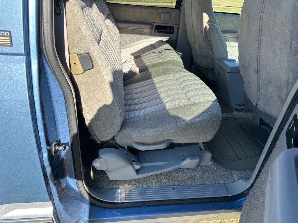 1994 Chevrolet Suburban Image 33