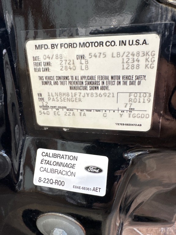 1988 Lincoln Town Car Image 8