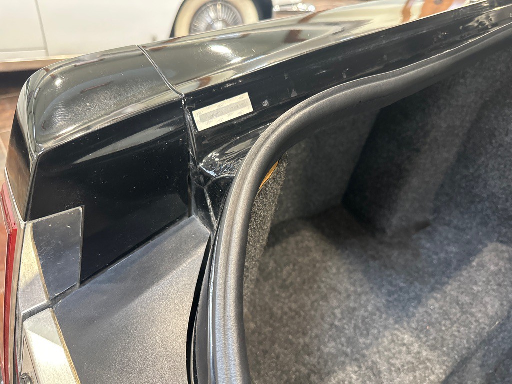 1988 Lincoln Town Car Image 25