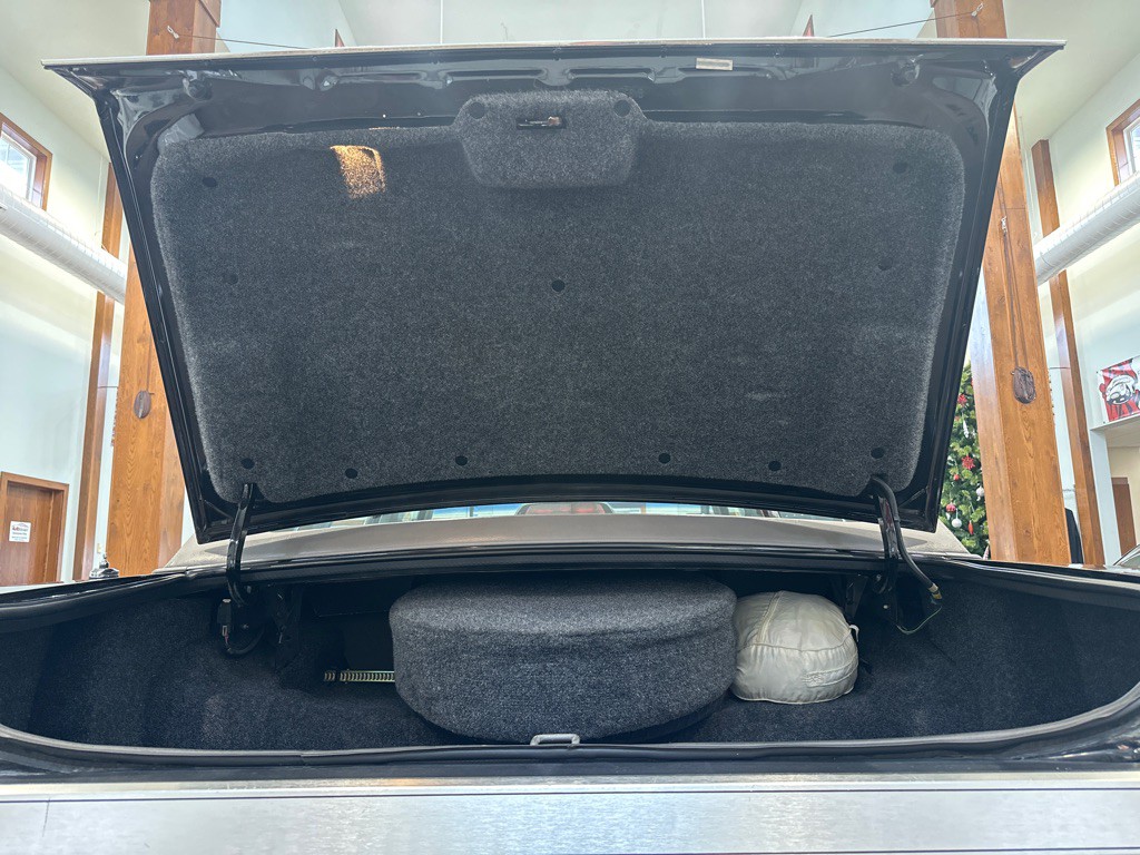 1988 Lincoln Town Car Image 26