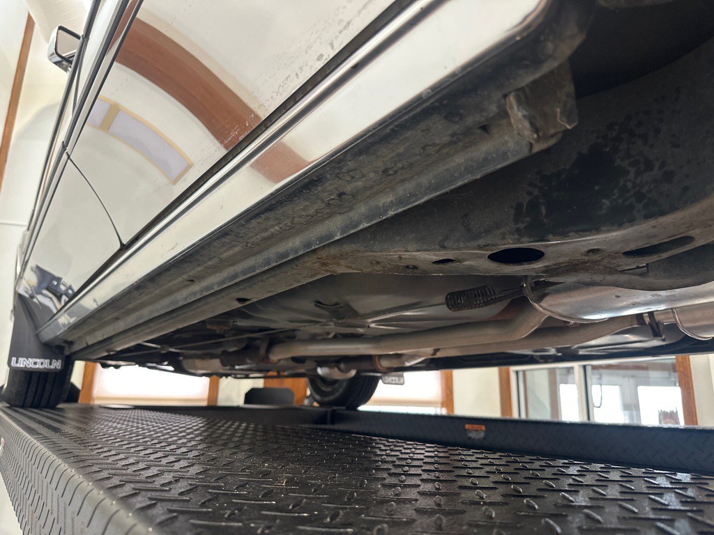 1988 Lincoln Town Car Image 40