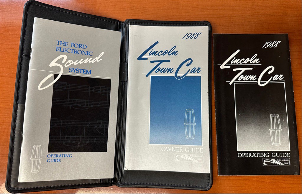 1988 Lincoln Town Car Image 52