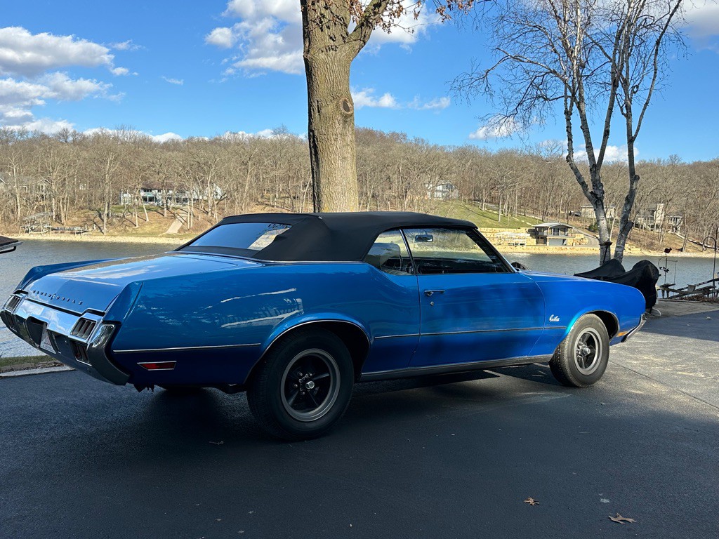 1972 Oldsmobile Cutlass 