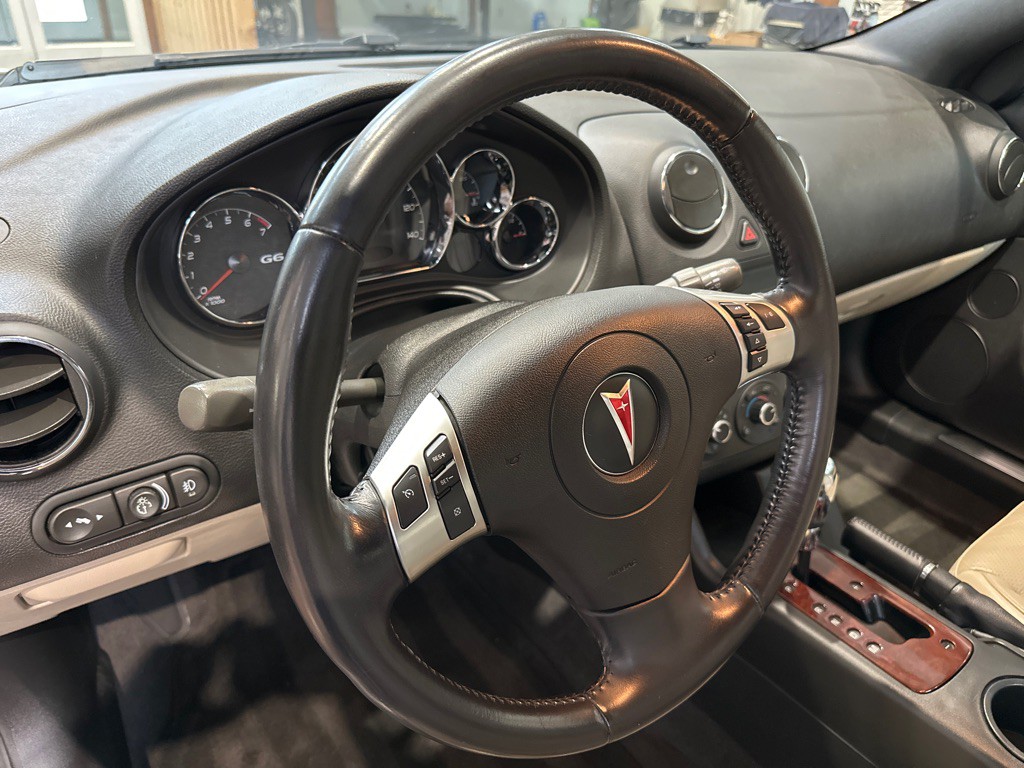 2008 Pontiac G6 Image 11