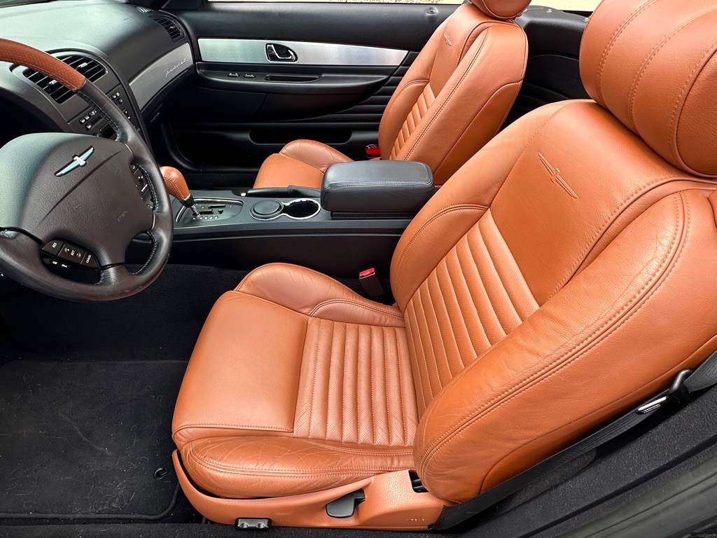 2003 Ford Thunderbird Image 2