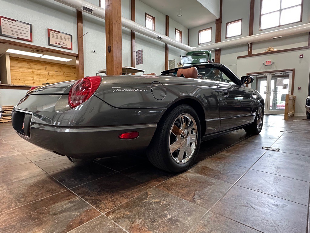 2003 Ford Thunderbird Image 17