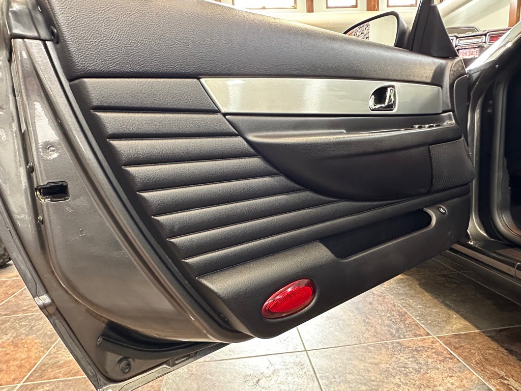 2003 Ford Thunderbird Image 19