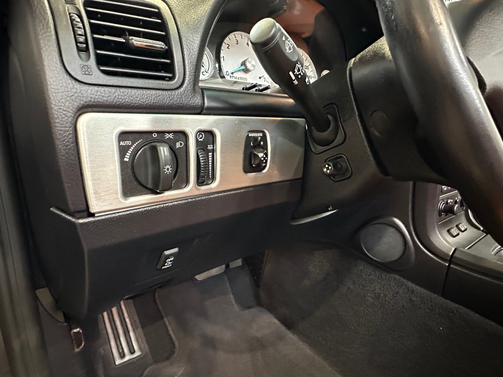 2003 Ford Thunderbird Image 22