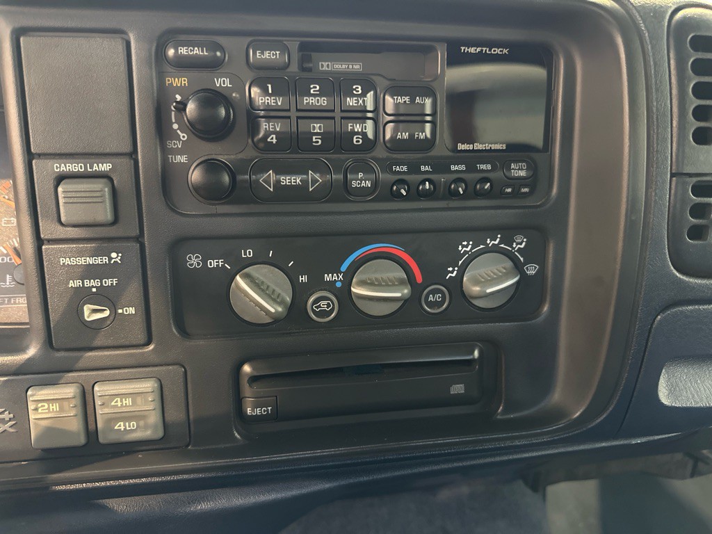 1998 GMC Sierra Image 17