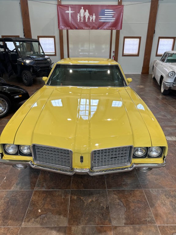 1972 Oldsmobile Cutlass Image 2