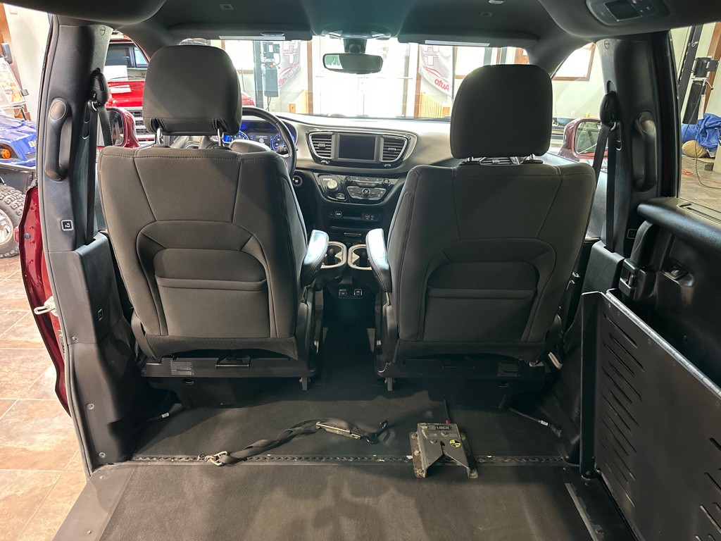 2019 Chrysler Pacifica Image 15