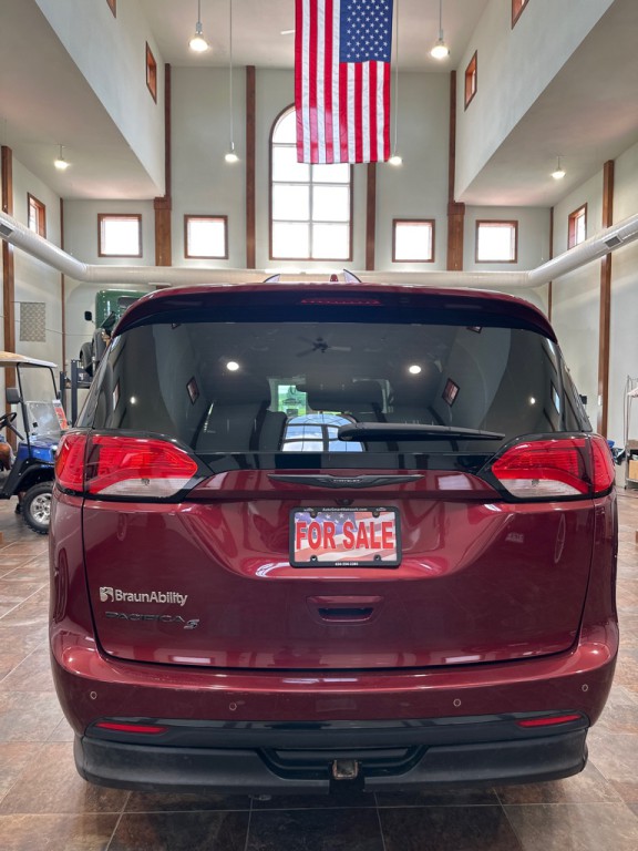 2019 Chrysler Pacifica Image 16