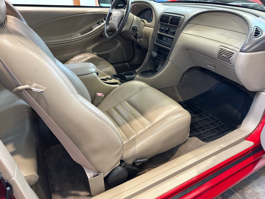 1999 Ford Mustang Image 22