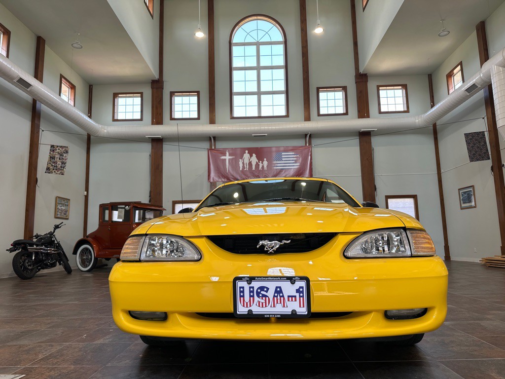 1994 Ford Mustang Image 2