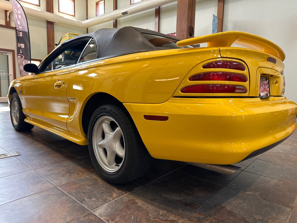 1994 Ford Mustang Image 7