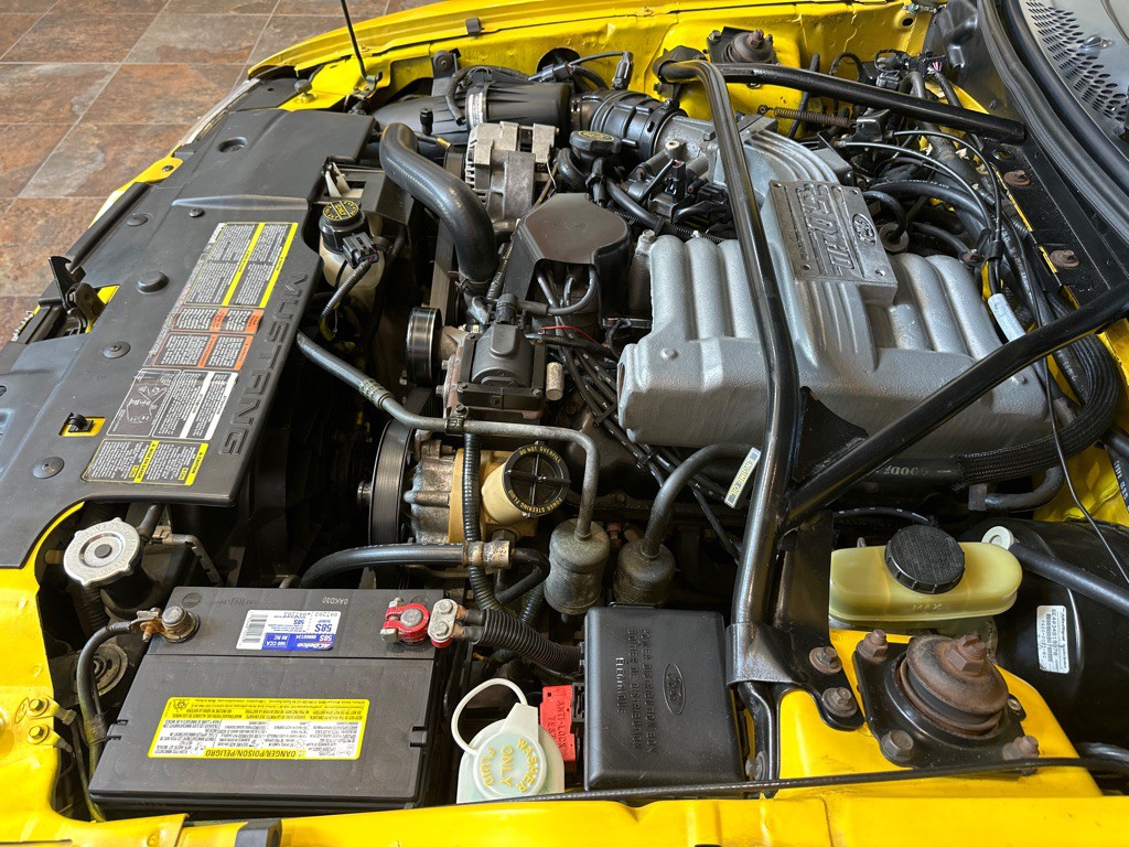 1994 Ford Mustang Image 18