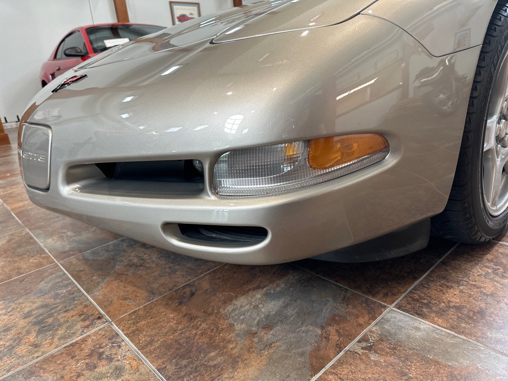 1999 Chevrolet Corvette Image 3