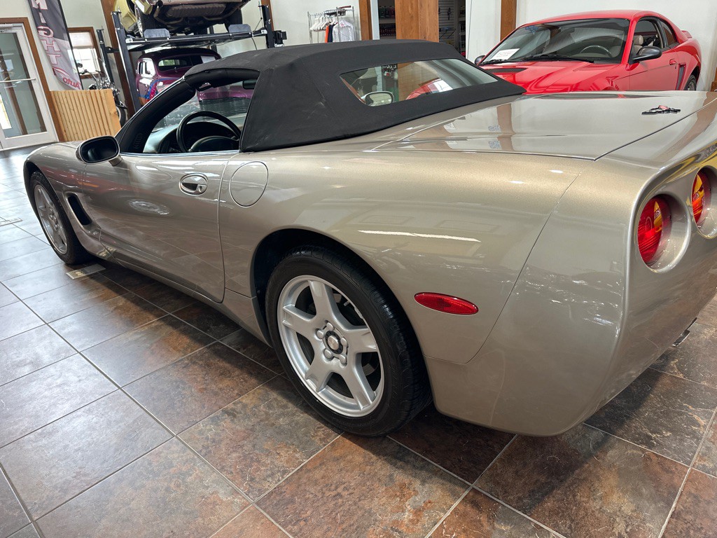 1999 Chevrolet Corvette Image 5
