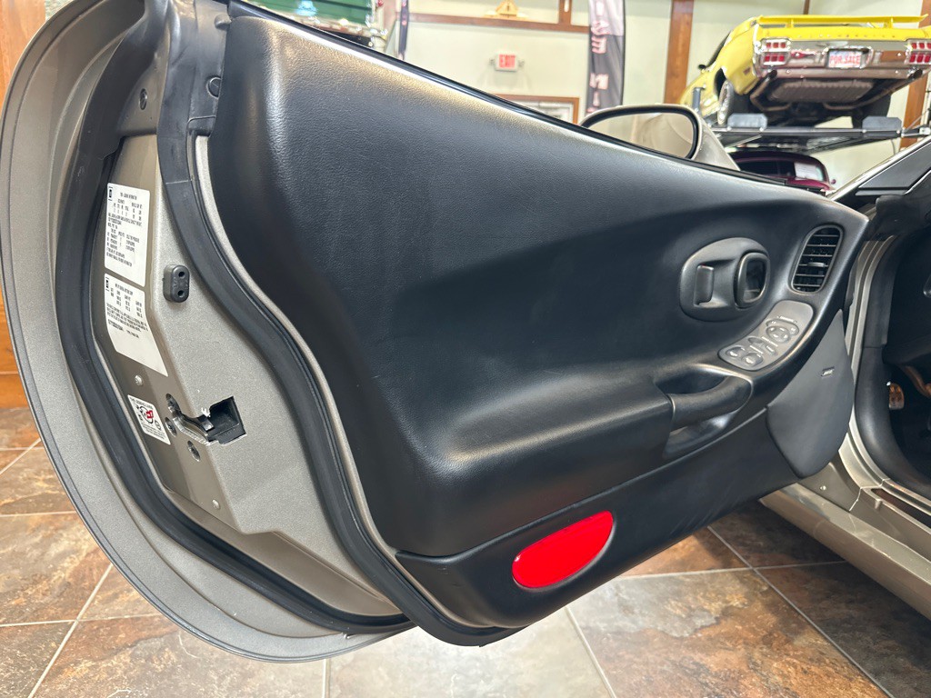 1999 Chevrolet Corvette Image 6