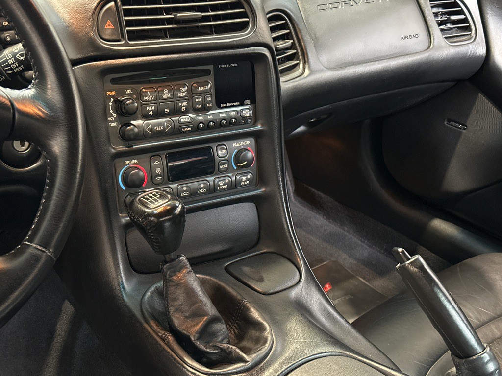 1999 Chevrolet Corvette Image 13