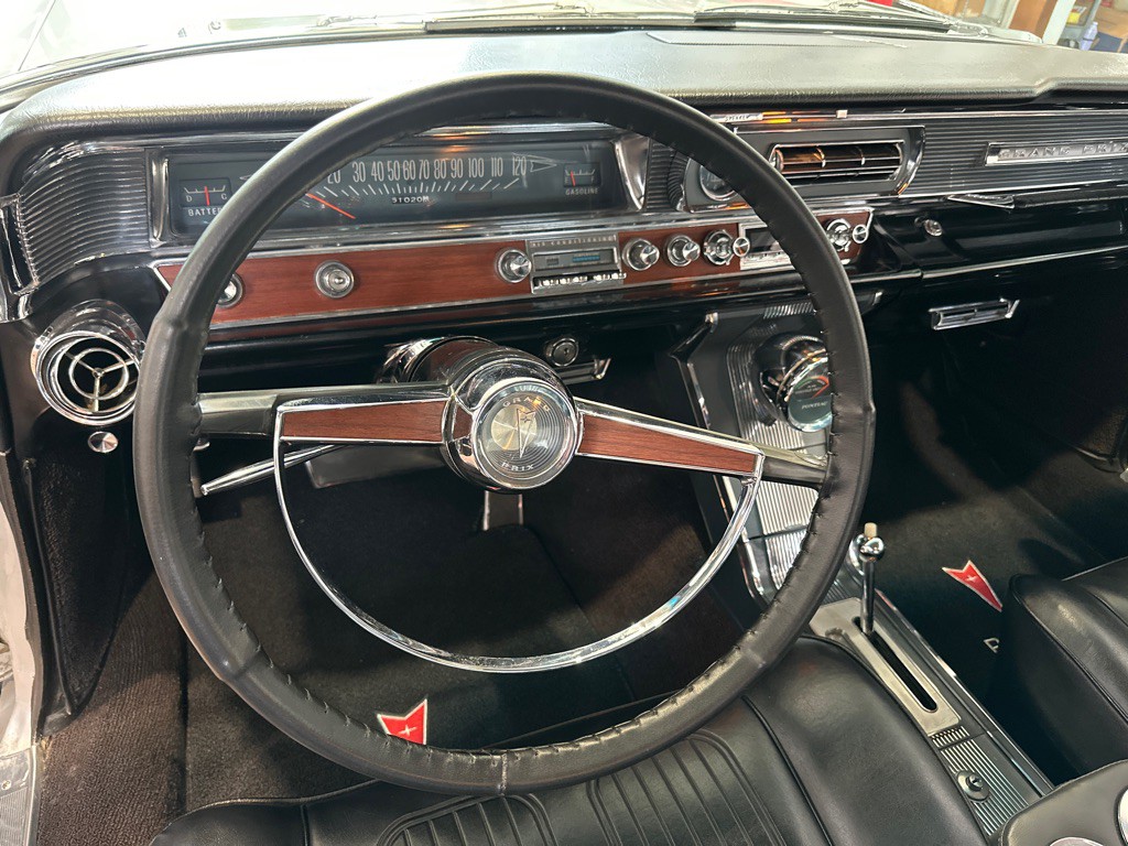 1964 Pontiac Grand Prix Image 15