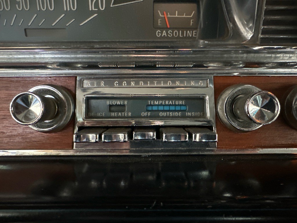 1964 Pontiac Grand Prix Image 18