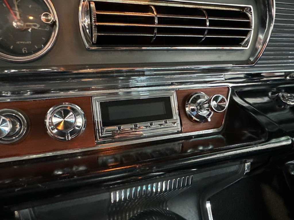 1964 Pontiac Grand Prix Image 19