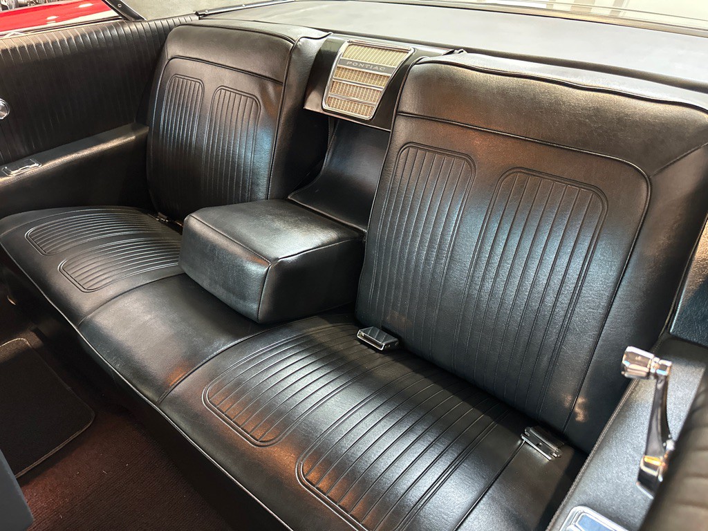 1964 Pontiac Grand Prix Image 21
