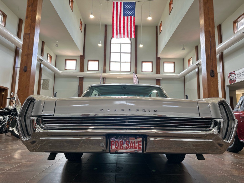 1964 Pontiac Grand Prix Image 23