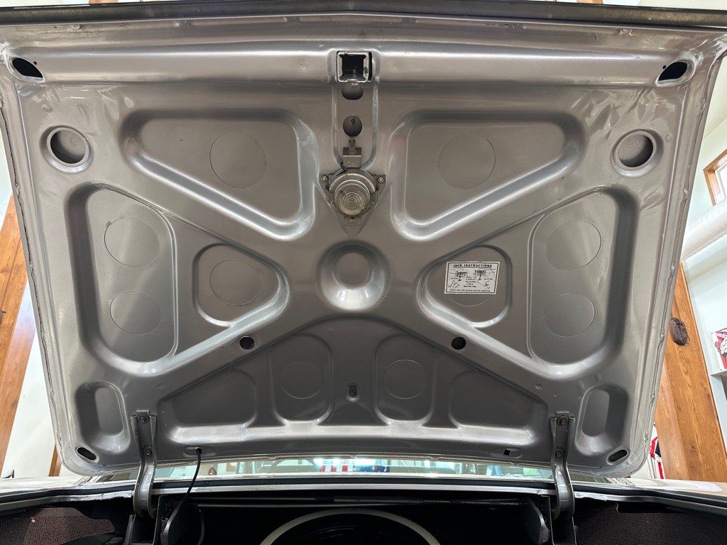 1964 Pontiac Grand Prix Image 25