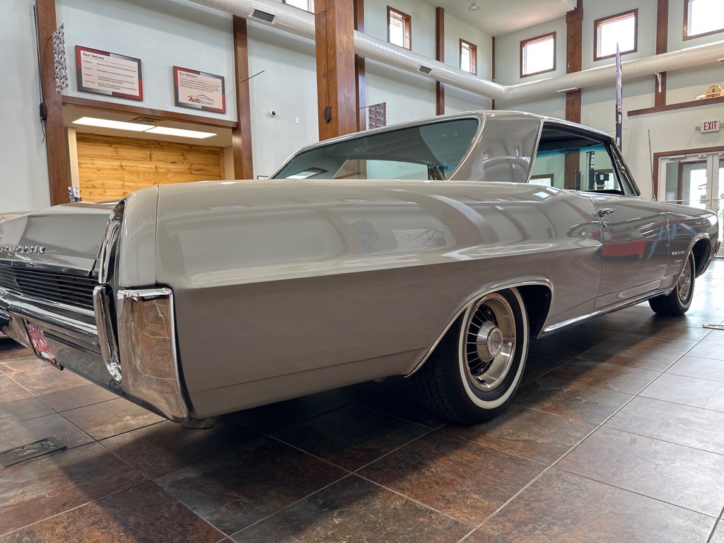 1964 Pontiac Grand Prix Image 30