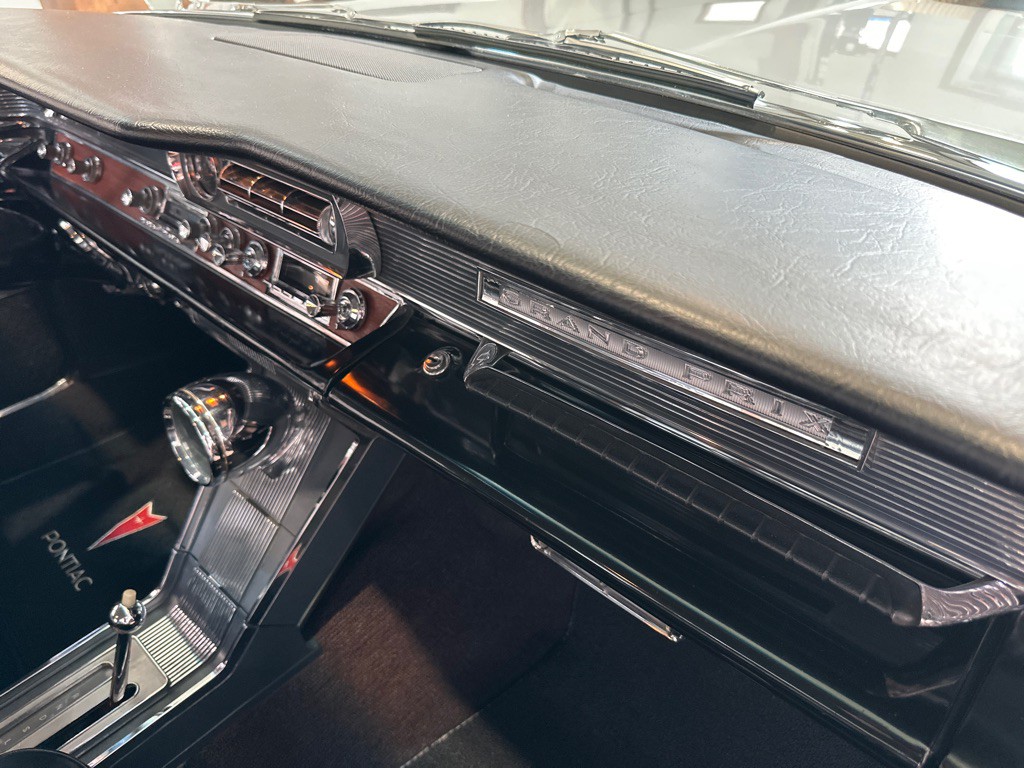 1964 Pontiac Grand Prix Image 35