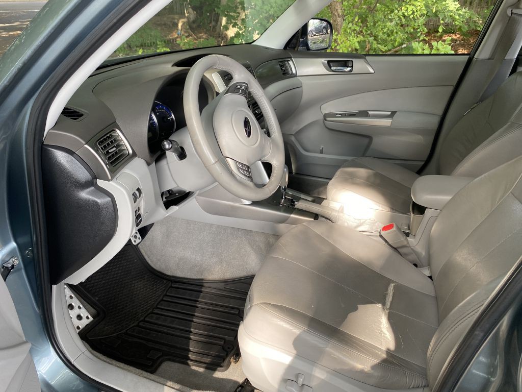 2010 Subaru Forester Image 8